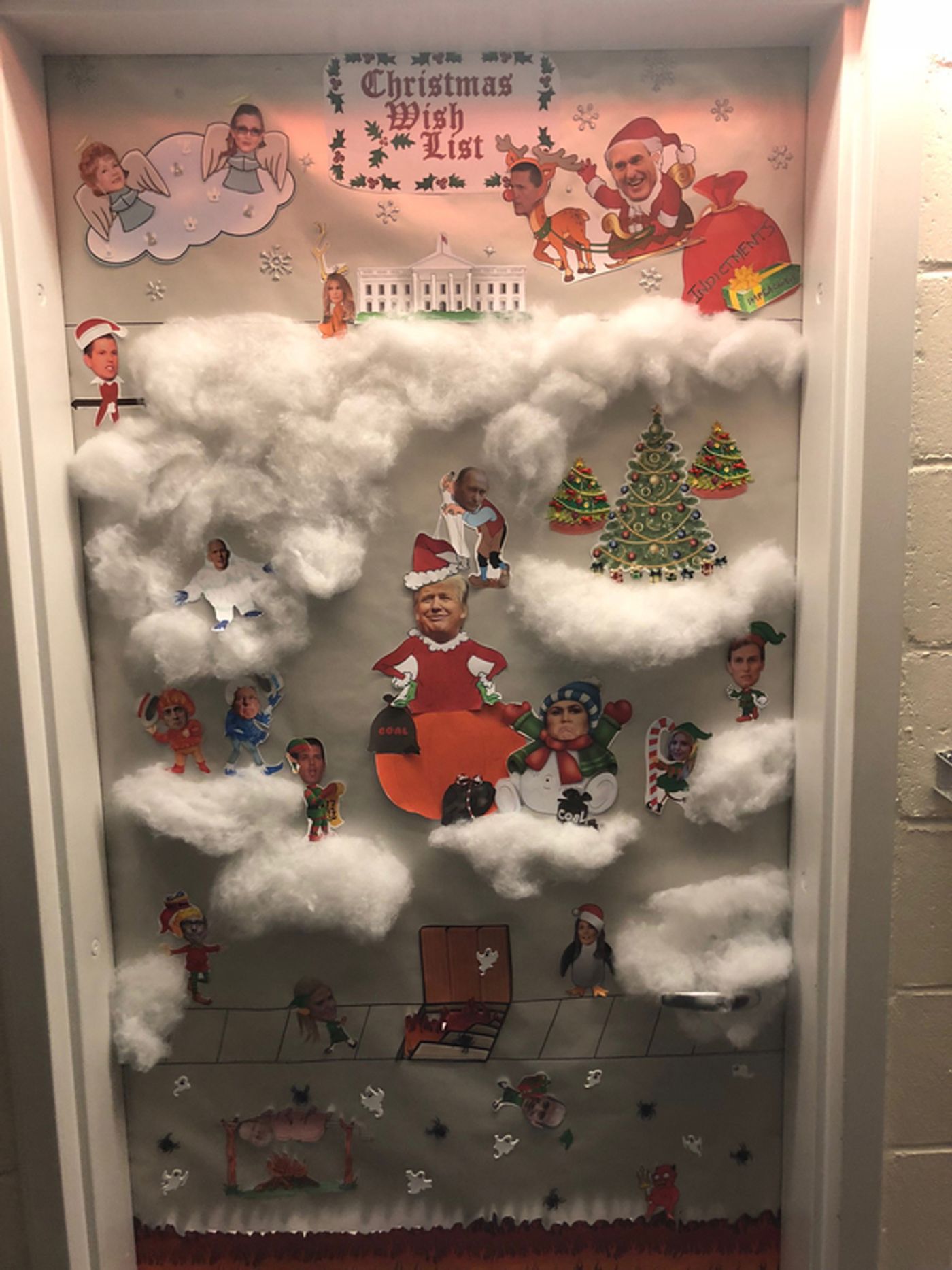 Photo Flash: BEAUTIFUL Holds a Holly Jolly Dressing Room Decorating Contest  Image