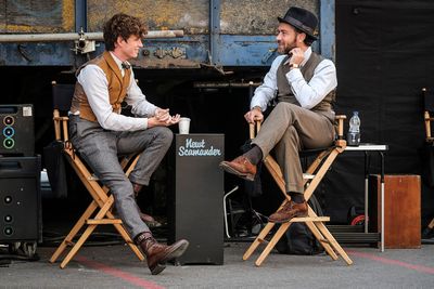 (L-R) JUDE LAW and EDDIE REDMAYNE behind the scenes on Warner Bros. Pictures' fantasy Photo