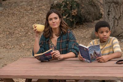 THIS IS US -- "The Fifth Wheel" Episode 211 -- Pictured: (l-r) Mandy Moore as Rebecca Photo