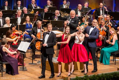 Bramwell Tovey conductst New York York Philharmonic in New Year's Eve:  Bernstein on  Photo