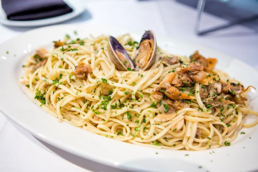 Review: LINCOLN SQUARE STEAK on the Upper West Side Introduces Wonderful Family Style Dining Image
