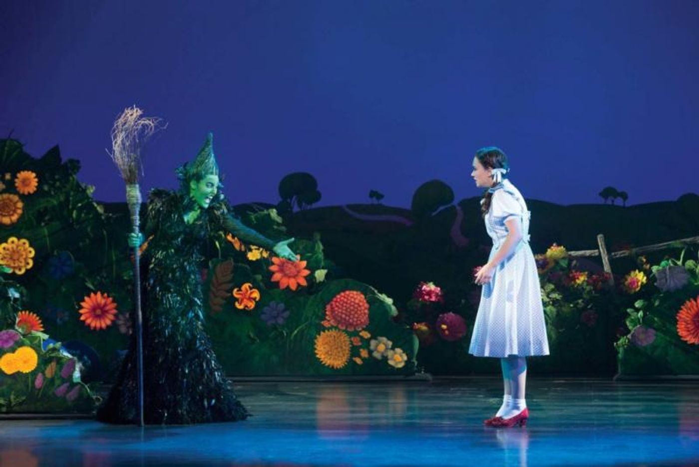 Review: Heart-warming Nostalgia With A Contemporary Twist, THE WIZARD OF OZ Captures The Imagination Of Young And Old.  Image