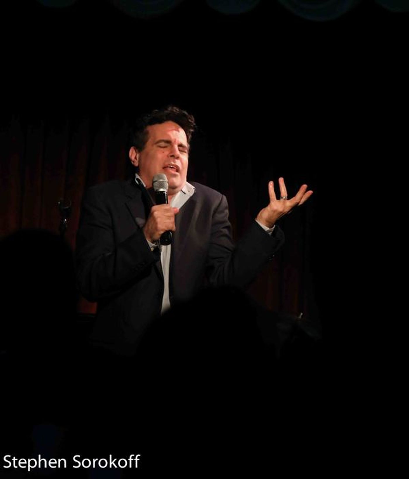 Photo Coverage: Mario Cantone Makes Royal Room Debut at The Colony Hotel  Image