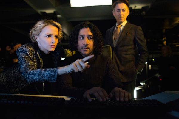 (L-R) Bojana Novakovic as Lizzie Needham, Naveen Andrews as Julian Cousins and Alan C Photo