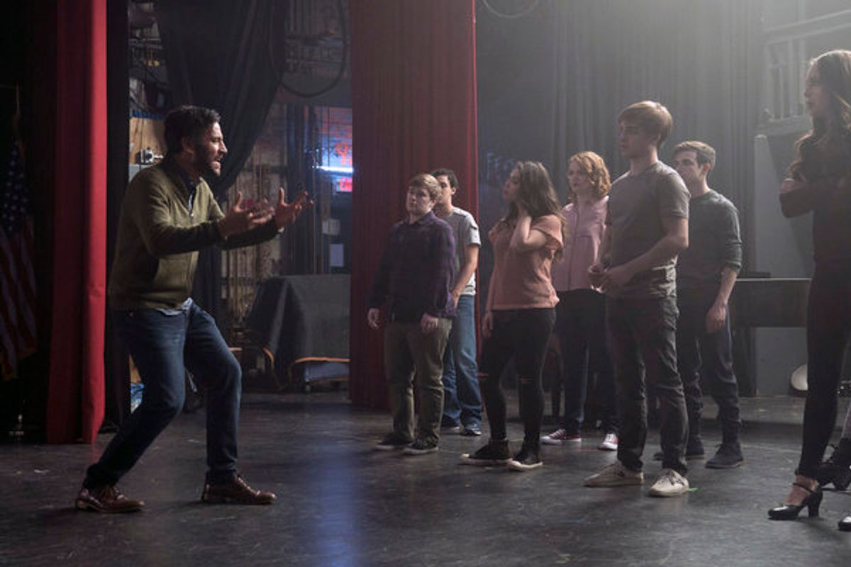 RISE -- 'Pilot' Episode 101 -- Pictured: (l-r) Josh Radnor as Lou Mazzuchelli, Ellie Desautels as Michael Hallowell, Auli'i Cravalho as Lilette Suarez, Shannon Purser as Annabelle, Sean Grandillo as Jeremy Middle, Ted Sutherland as Simon Saunders, Amy For at 