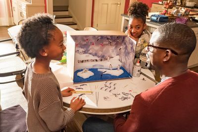 THIS IS US -- "Clooney" Episode 212 -- Pictured: (l-r) Faithe Herman as Annie, Eris B Photo