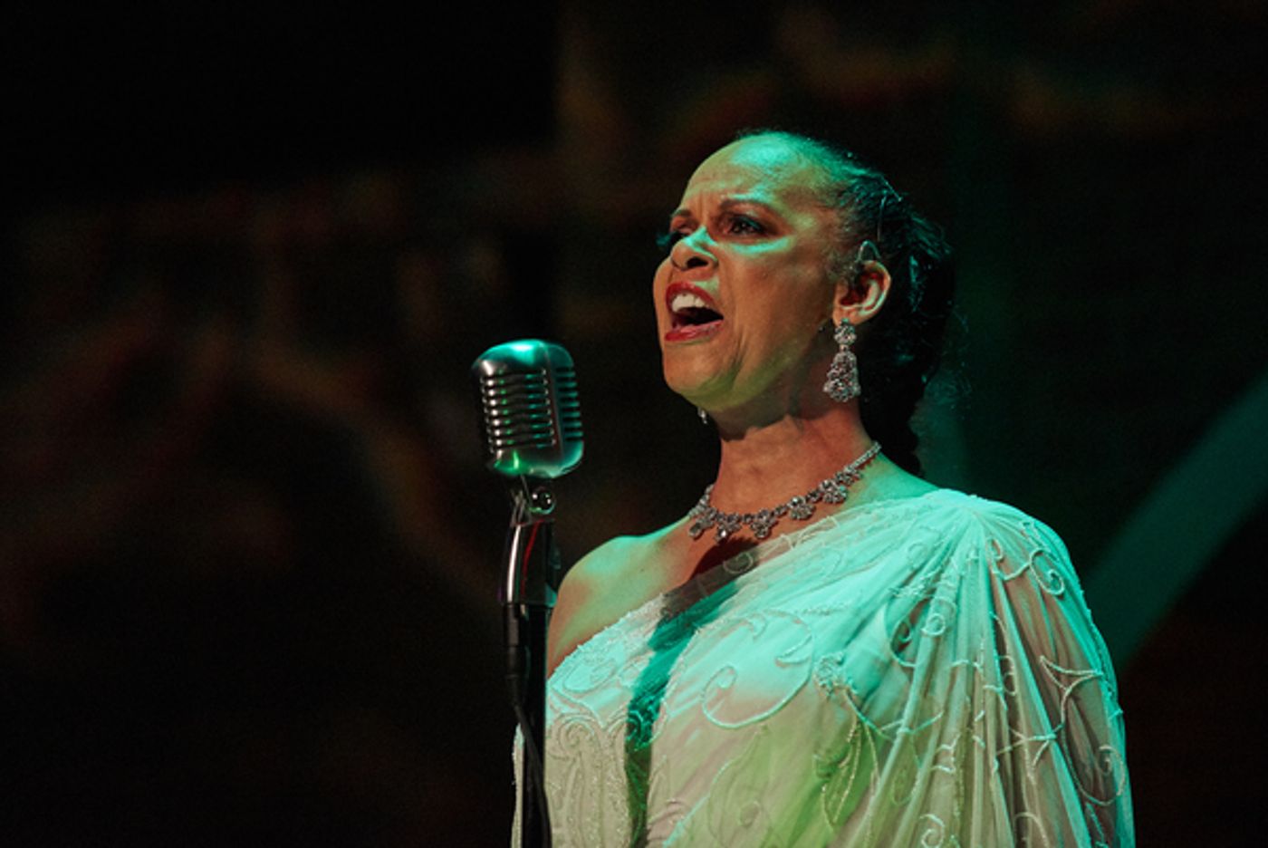 Photo Flash: Theatrical Outfit presents LADY DAY AT EMERSON'S BAR AND GRILL Photo Flash: Theatrical Outfit presents LADY DAY AT EMERSON'S BAR AND GRILL Image