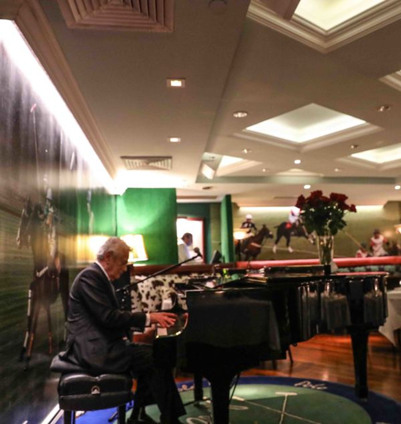 Photo Coverage: Robert Davi Makes His Royal Room Debut at The Colony Hotel  Image