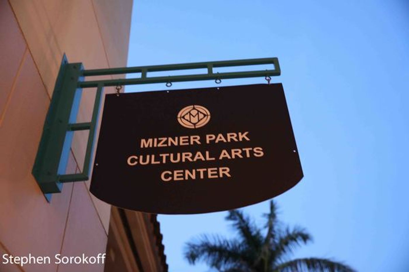 Photo Coverage: Clint Holmes Warms Up The RRazz Room On Route To The Grammy Awards Photo Coverage: Clint Holmes Warms Up The RRazz Room On Route To The Grammy Awards Image