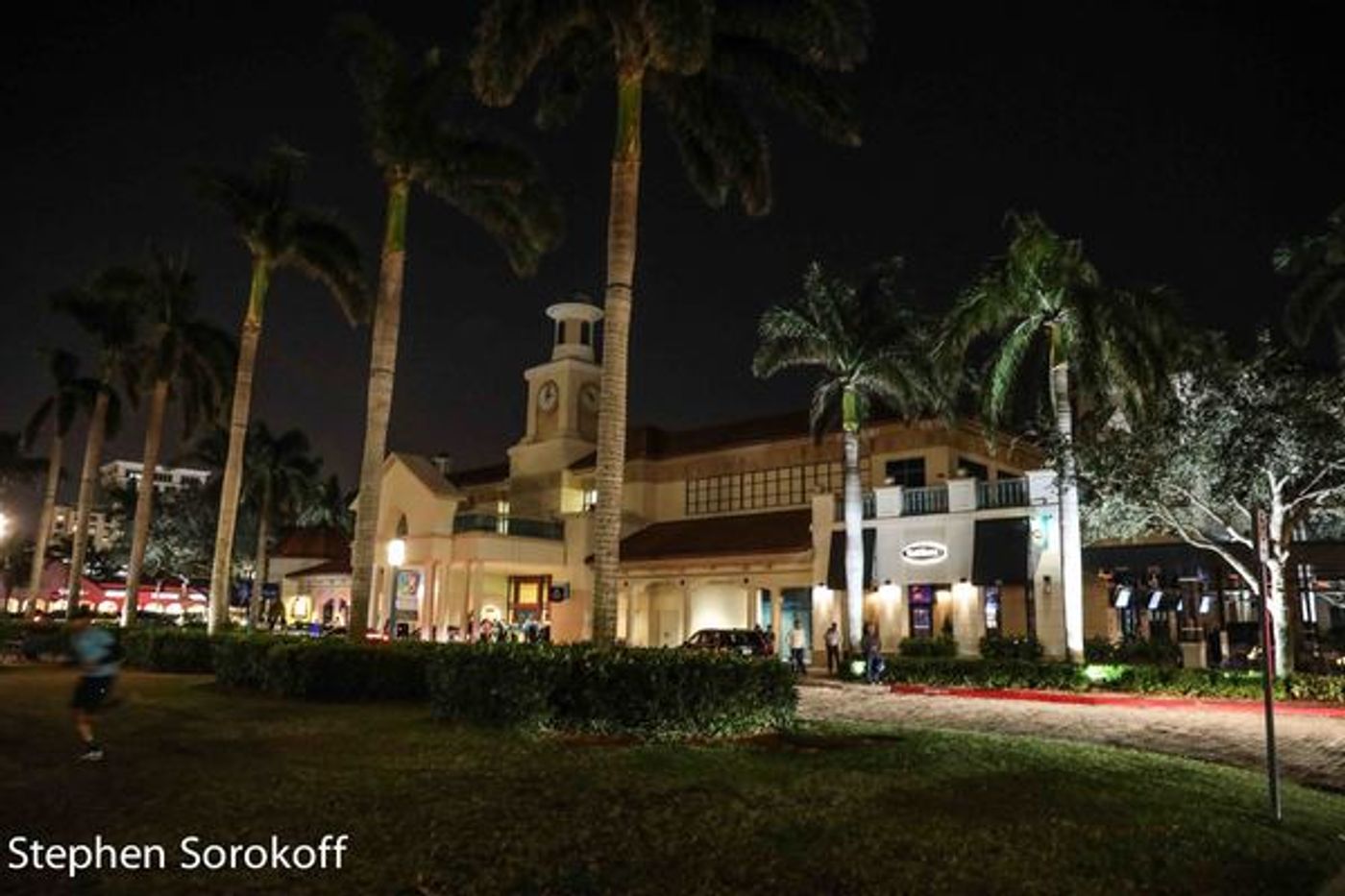 Photo Coverage: Clint Holmes Warms Up The RRazz Room On Route To The Grammy Awards Photo Coverage: Clint Holmes Warms Up The RRazz Room On Route To The Grammy Awards Image