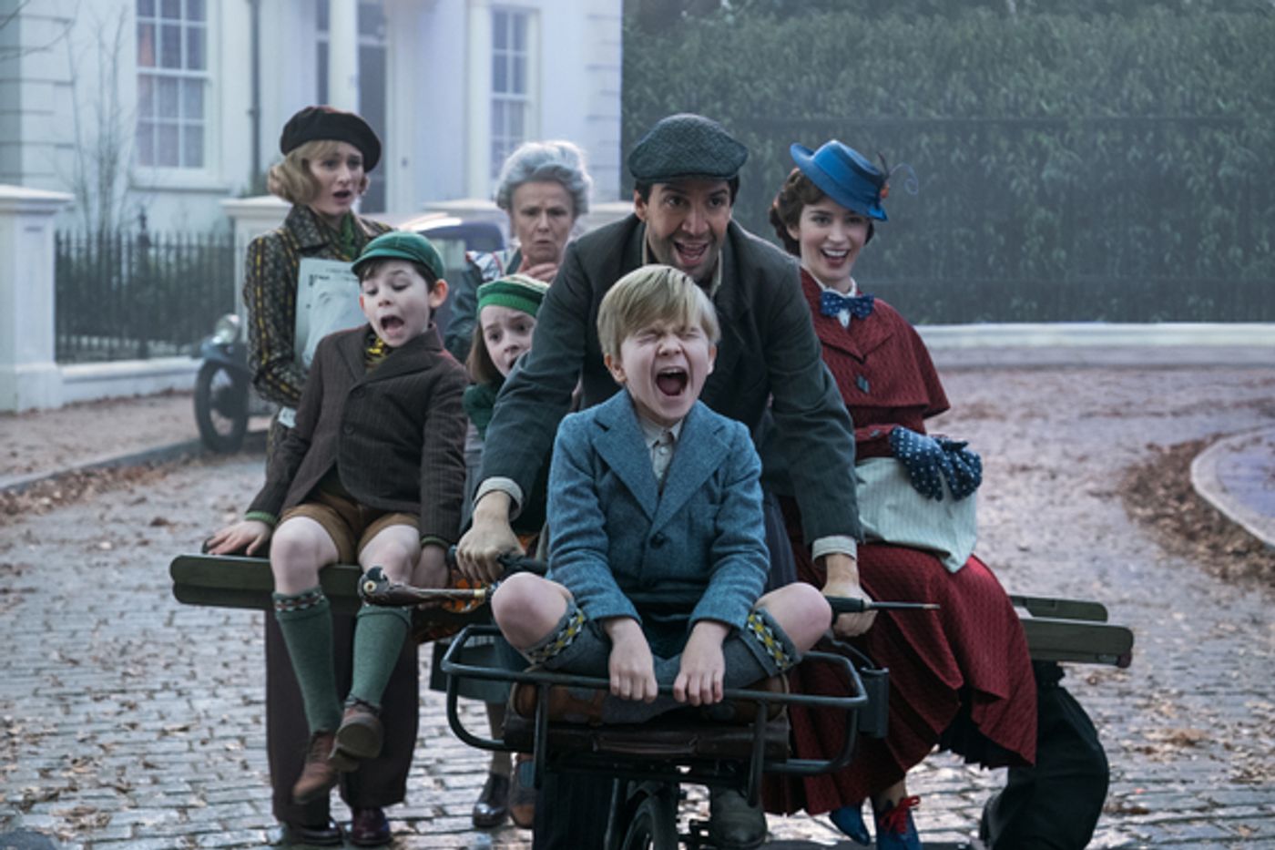 Photo Flash: Disney Shares New Images from MARY POPPINS RETURNS & More Upcoming Films  Image