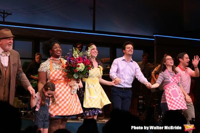 Sara Bareilles with Jason Mraz with cast Photo