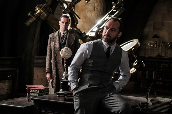 (Front) JUDE LAW as young Albus Dumbledore in Warner Bros. Pictures' fantasy adventur Photo