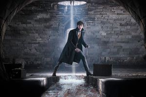EDDIE REDMAYNE as Newt Scamander in Warner Bros. Pictures' fantasy adventure "FANTASTIC BEASTS: THE CRIMES OF GRINDELWALD," a Warner Bros. Pictures release.
Photo by Jaap Buitendijk
@ BroadwayWorld EDDIE REDMAYNE as Newt Scamander in Warner Bros. Pictures' fantasy adventure "FANTAST Photo