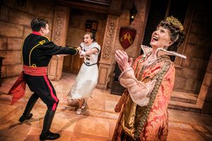 April Pearson, Rula Lenska Photo