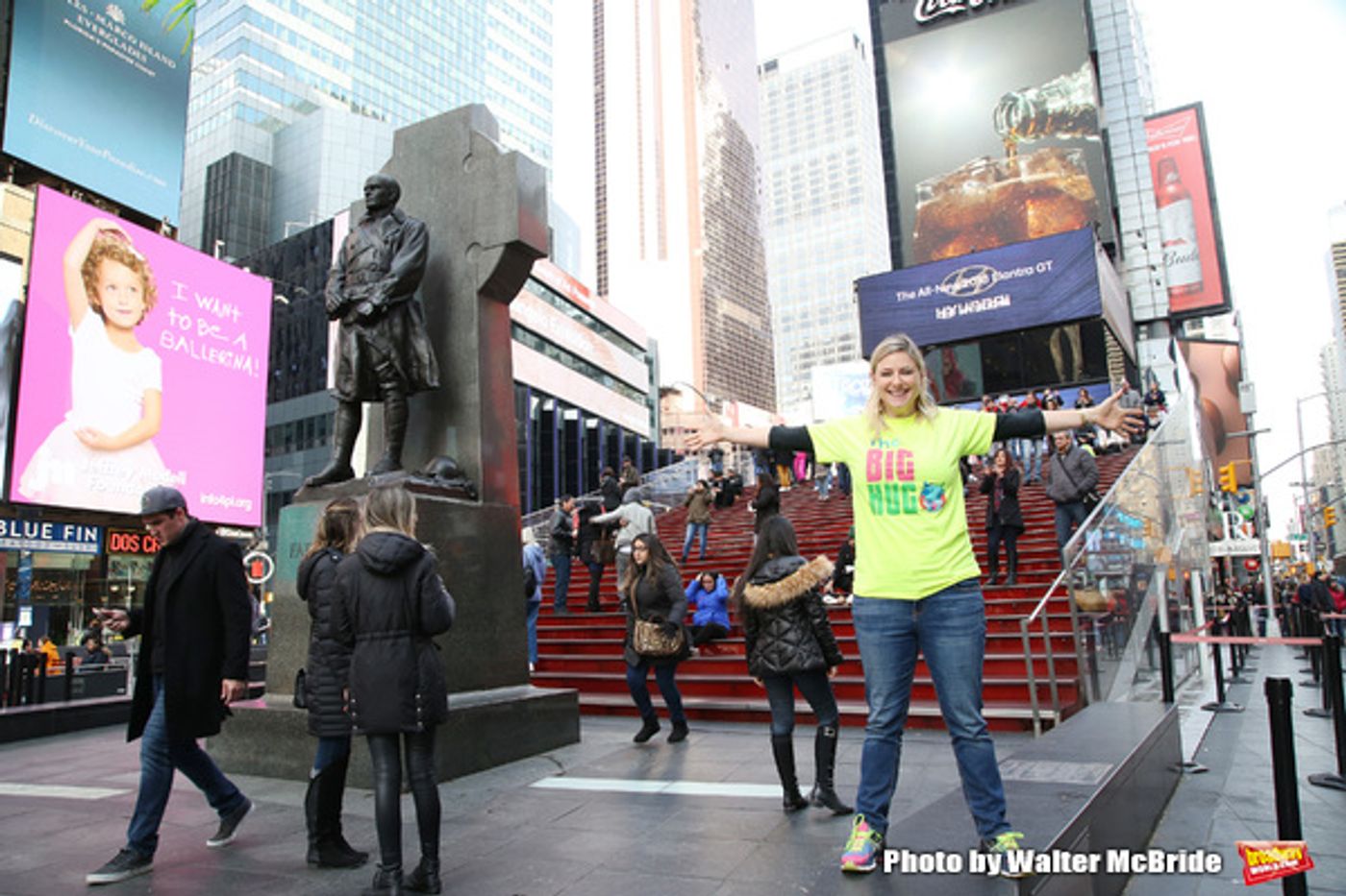 Photo Coverage: Broadway Unites in Times Square for Big Hug Day  Image