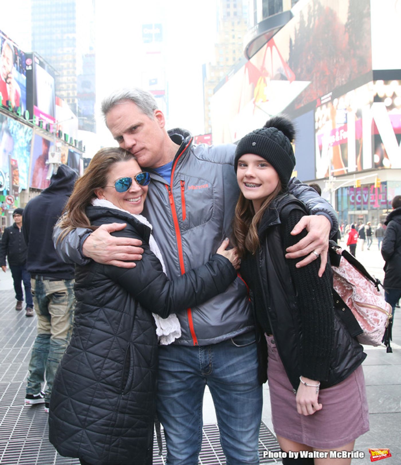 Photo Coverage: Broadway Unites in Times Square for Big Hug Day  Image