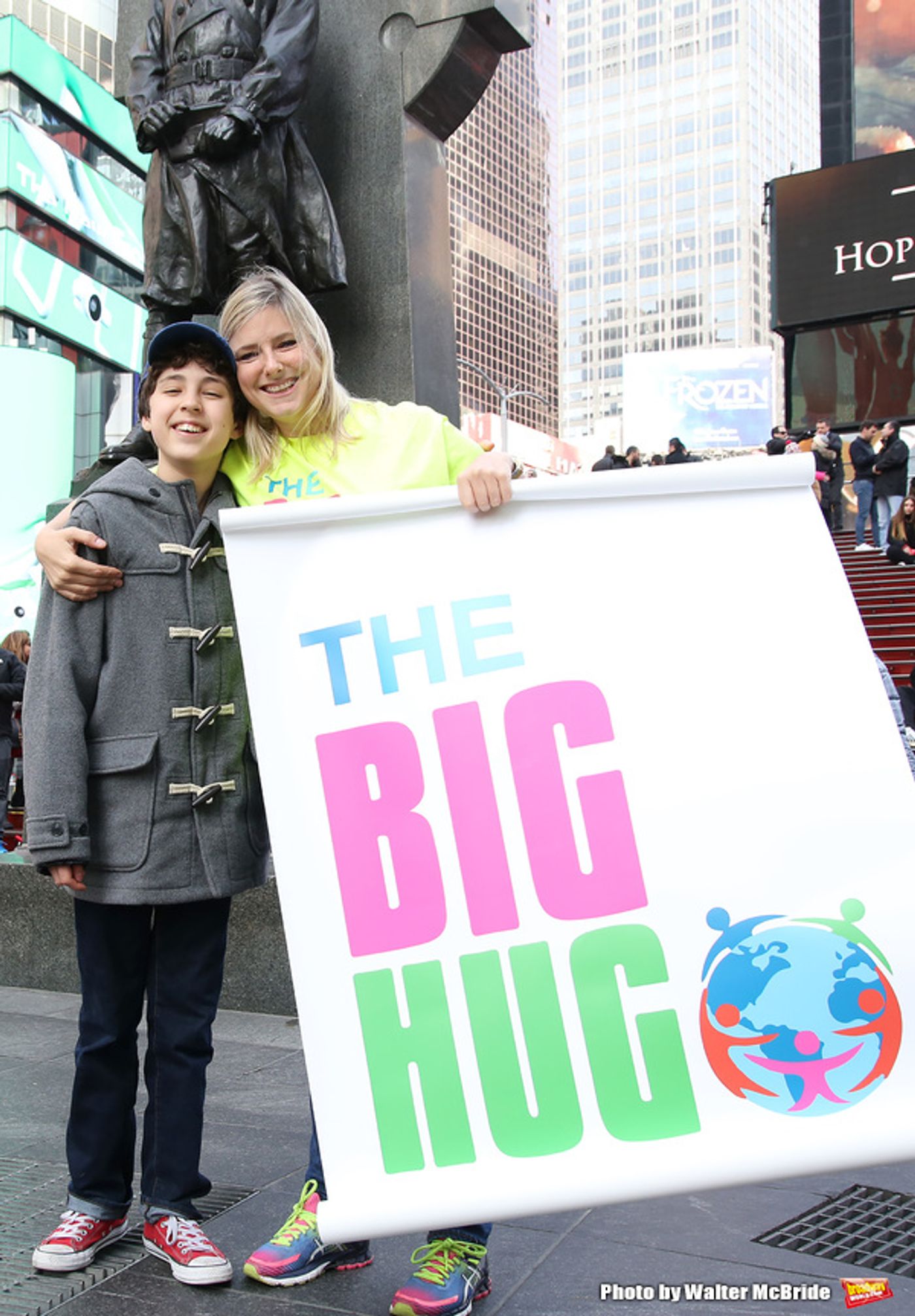 Photo Coverage: Broadway Unites in Times Square for Big Hug Day  Image