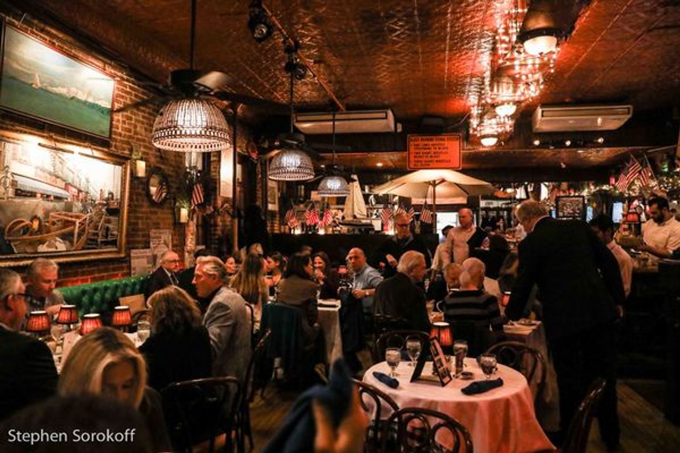 Photo Coverage: Steven Maglio 'Having A Good Time' at the Beach Cafe  Image