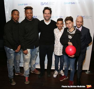 Paul Rudd and Taro Alexander with the (SAY) kids  Photo