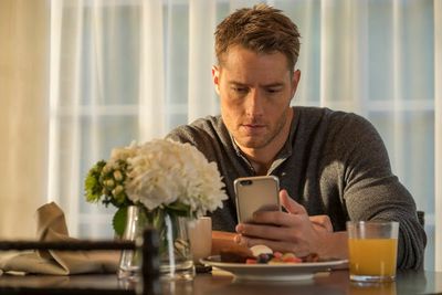 THIS IS US -- "That'll Be The Day" Episode 213 -- Pictured: Justin Hartley as Kevin - Photo