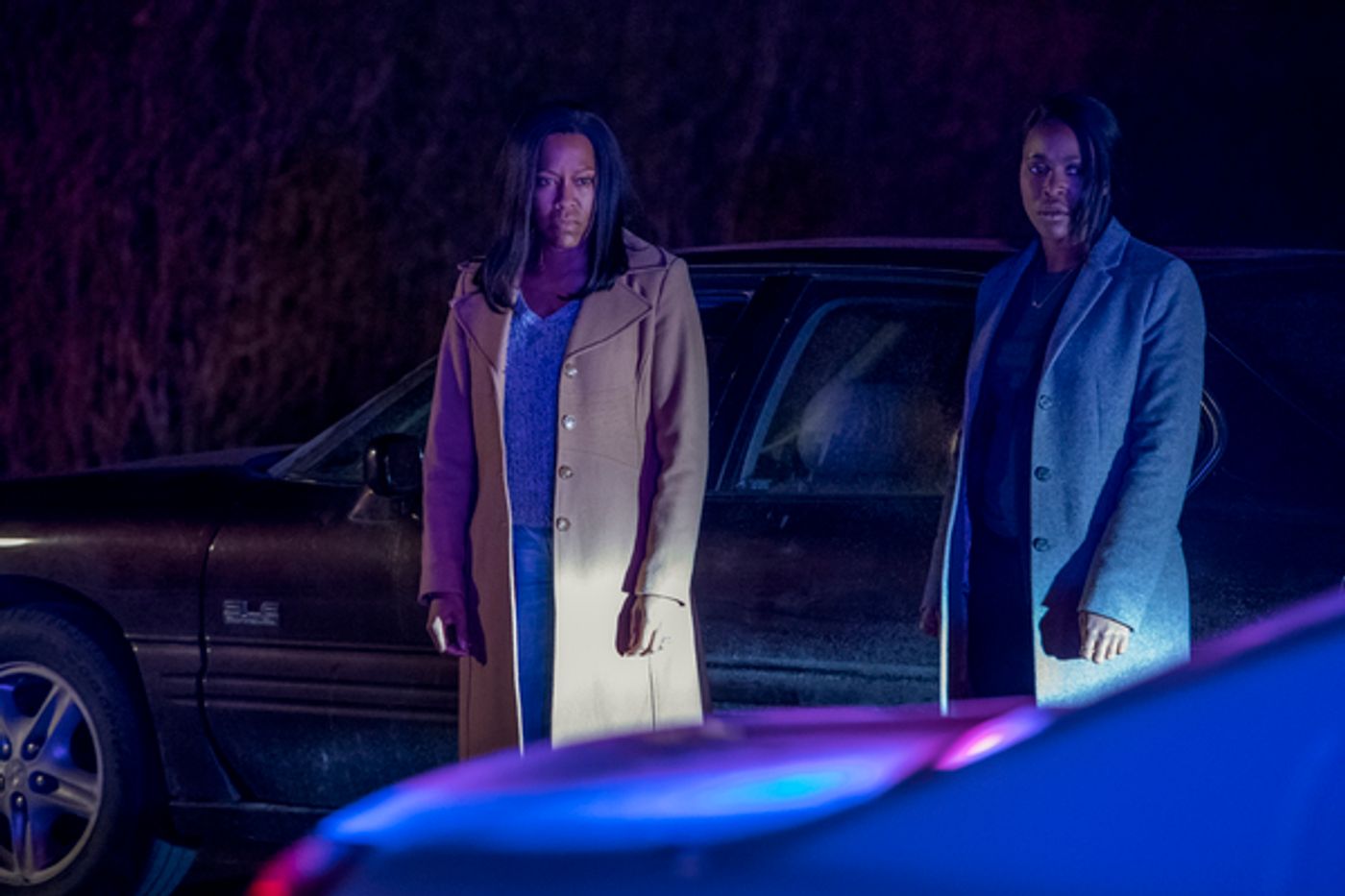 Netflix Shares Official Trailer & New Images for Crime Anthology SEVEN SECONDS  Image