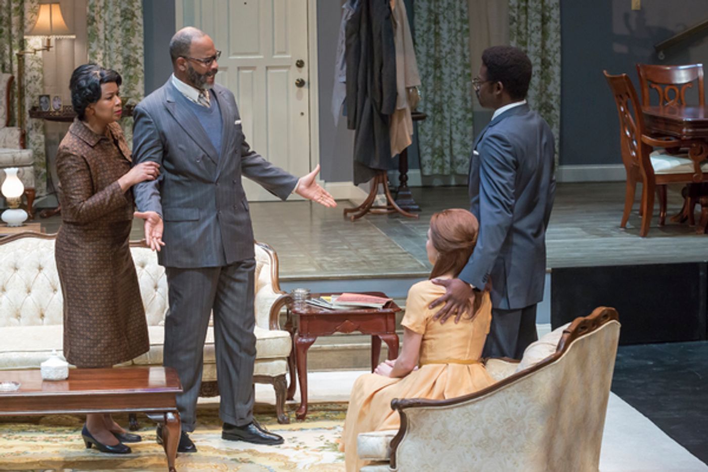 Photo Flash: GUESS WHO'S COMING TO DINNER Comes to the Stage in its Cincinnati Debut  Image