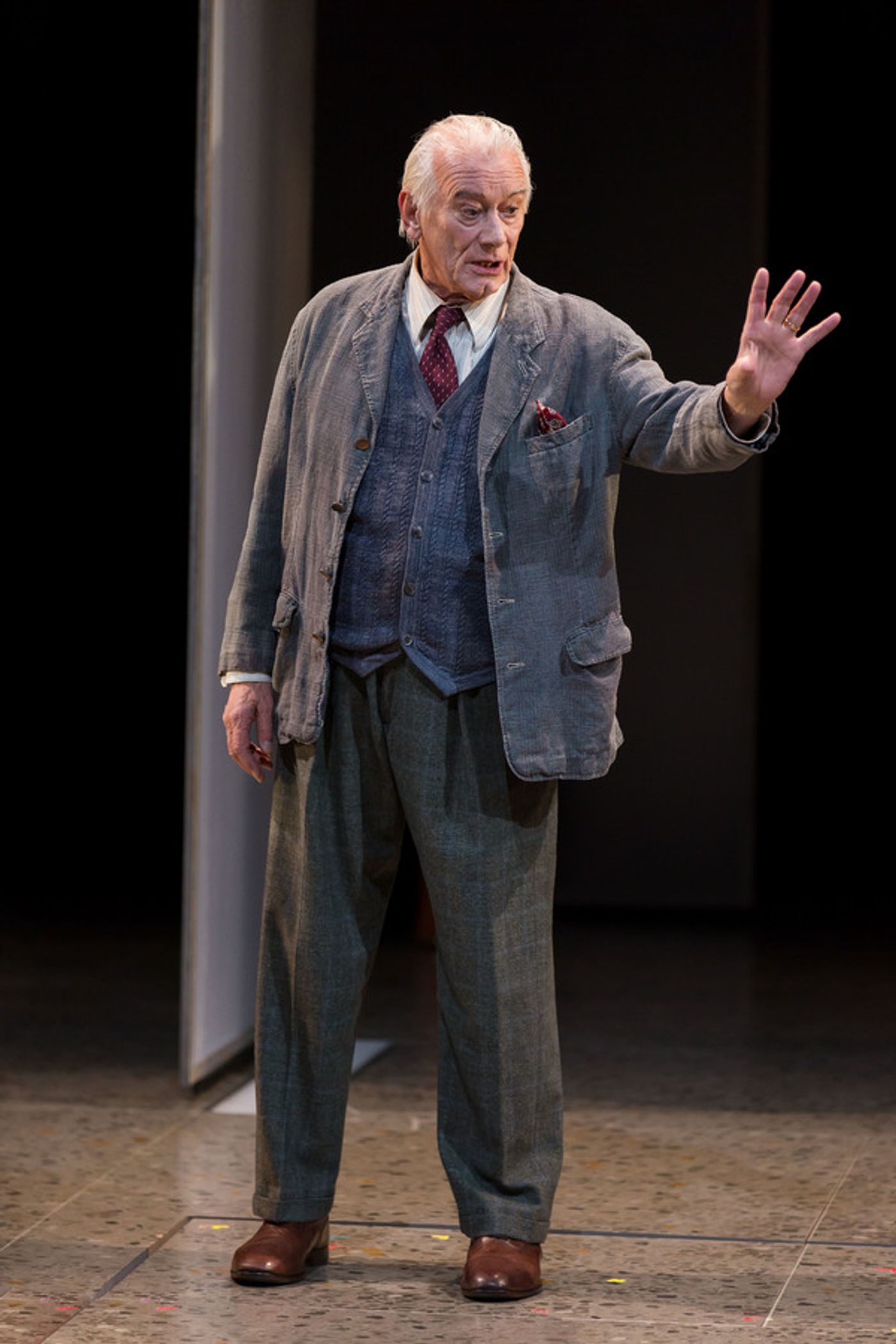 Photos: Get A First Look at Michael Urie in Shakespeare Theatre Company's HAMLET  Image