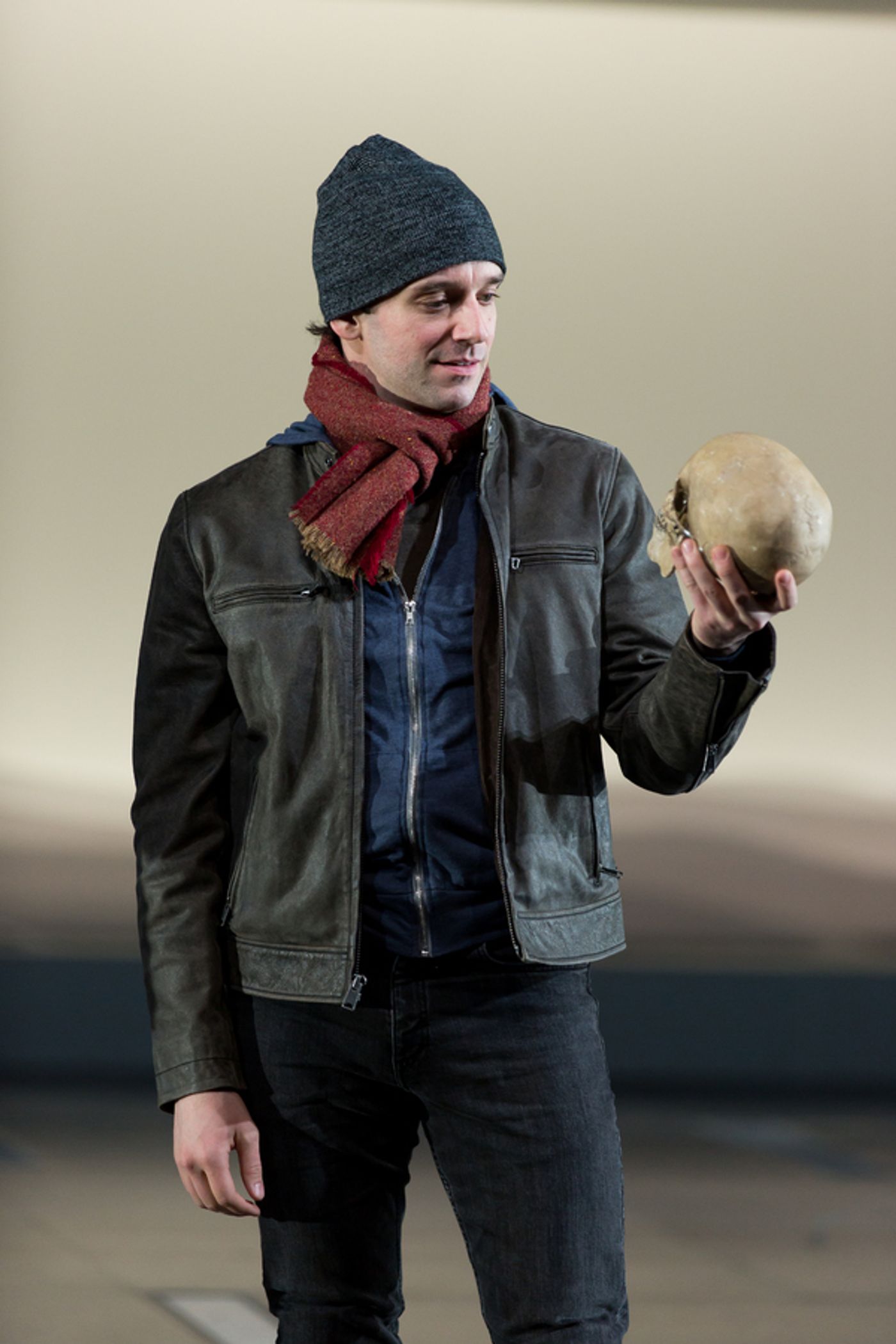 Photos: Get A First Look at Michael Urie in Shakespeare Theatre Company's HAMLET  Image