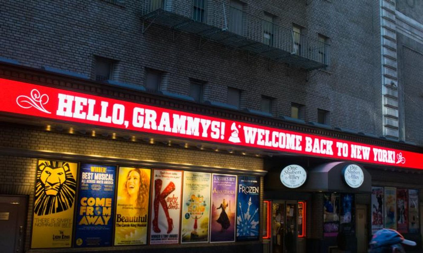 Photo Flash: The 2018 Grammy Awards Receive New York Welcome from HELLO, DOLLY!  Image