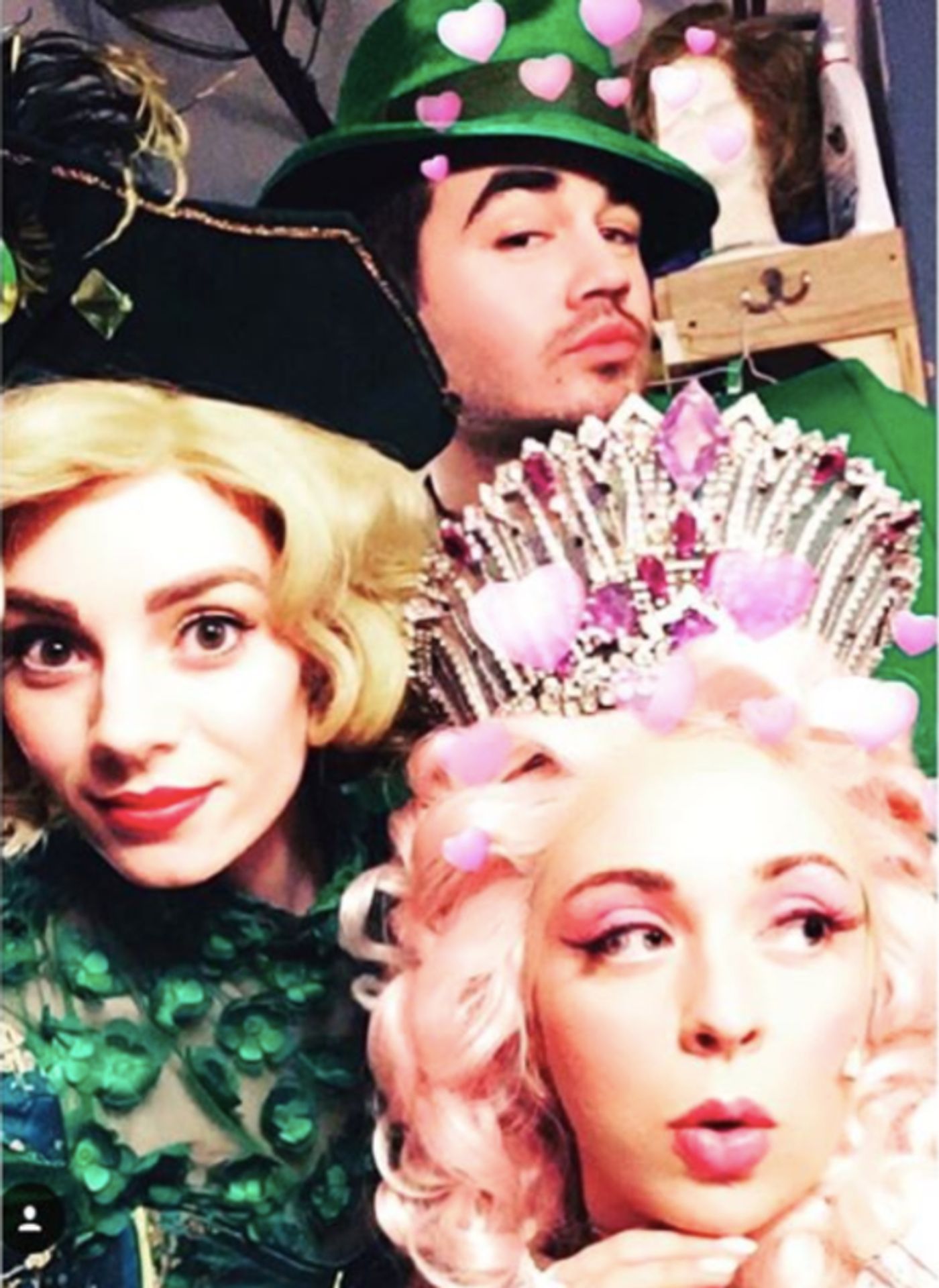 Photo Flash: Gleb Hangs With the Romanovs and More Saturday Intermission Pics!  Image