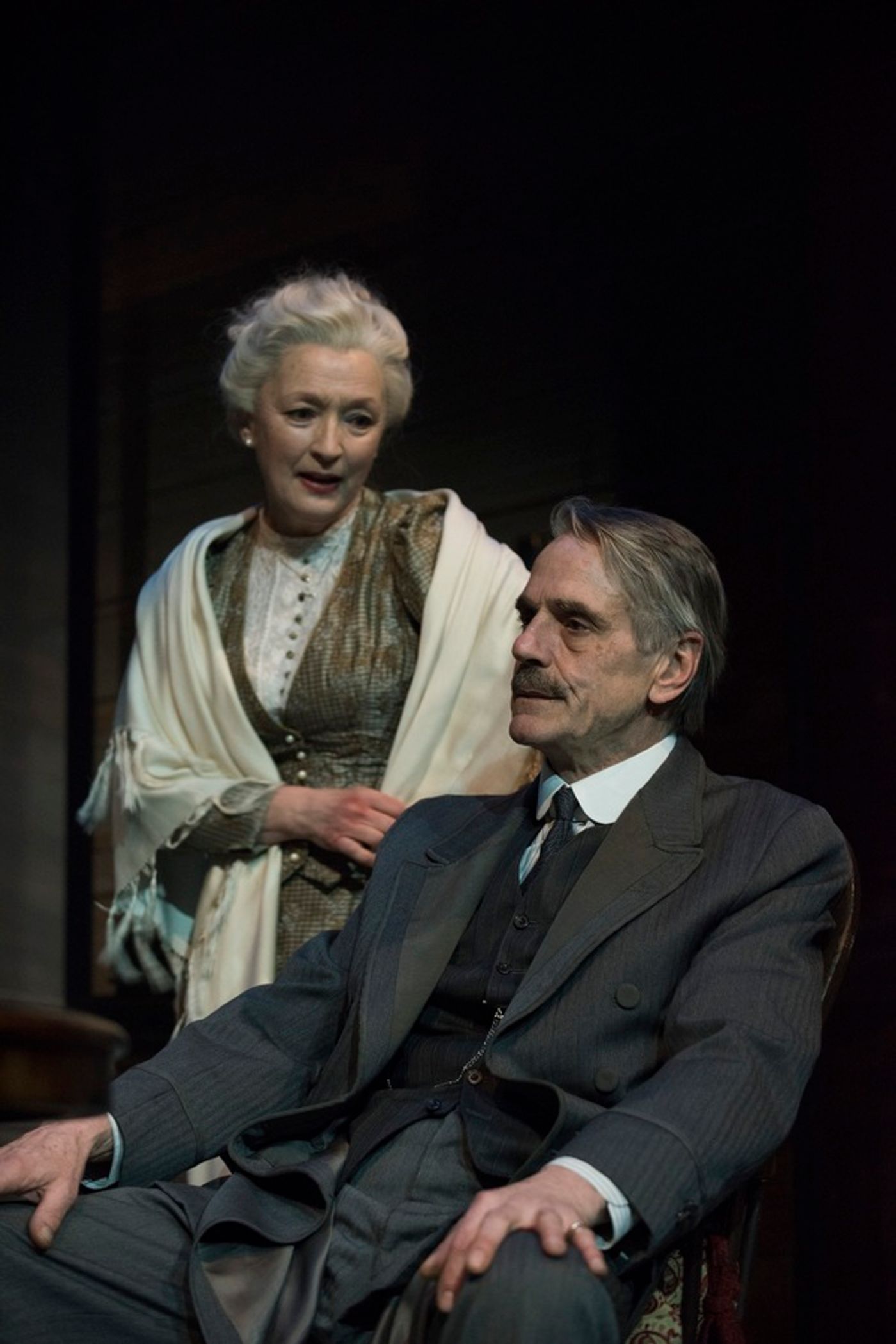 Photo Flash: First Look at Jeremy Irons and Lesley Manville in LONG DAY'S JOURNEY INTO NIGHT  Image