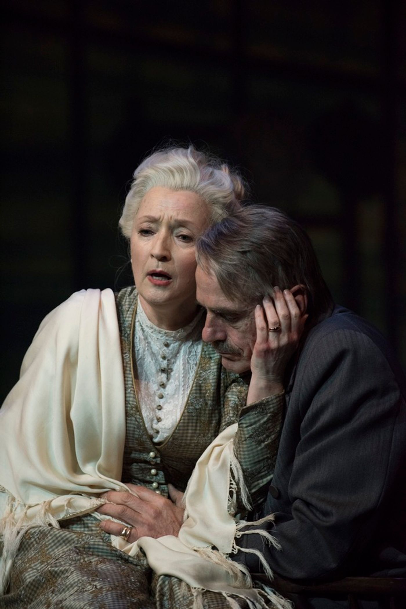 Photo Flash: First Look at Jeremy Irons and Lesley Manville in LONG DAY'S JOURNEY INTO NIGHT  Image