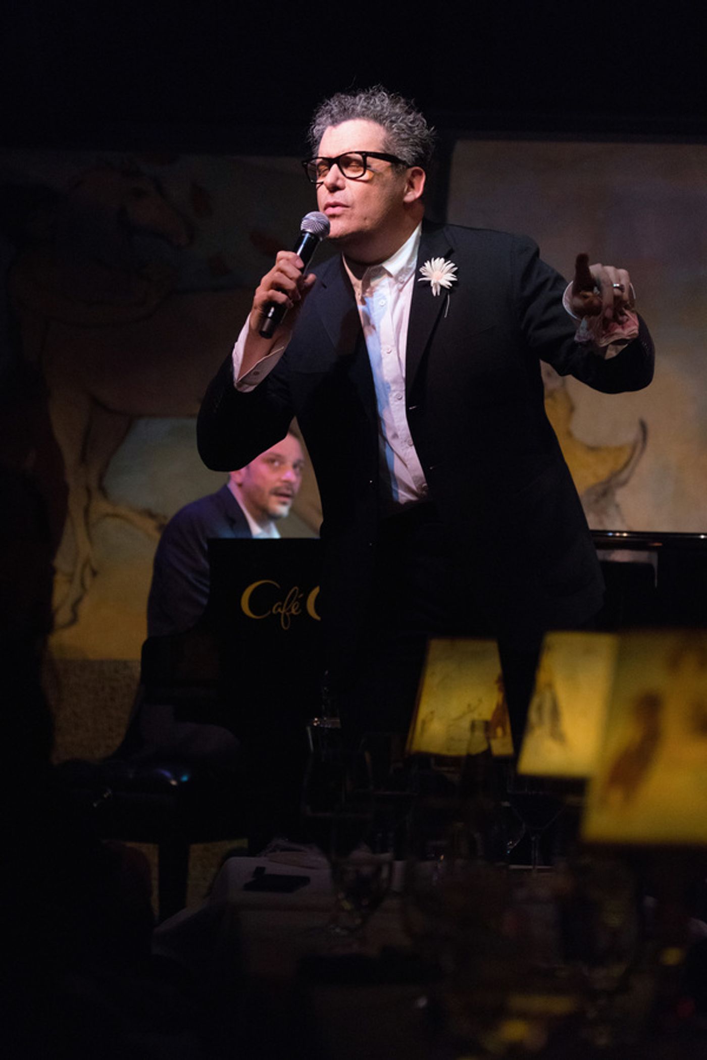 Photo Flash: Isaac Mizrahi Takes Over Cafe Carlyle  Image