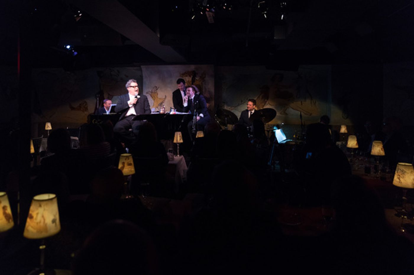 Photo Flash: Isaac Mizrahi Takes Over Cafe Carlyle  Image