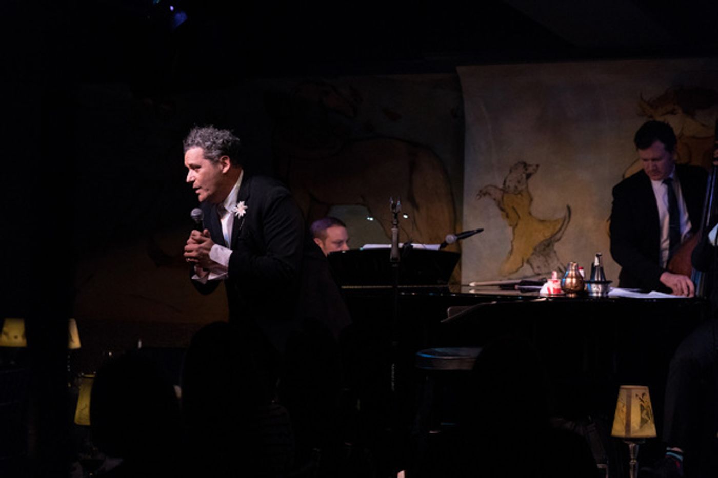 Photo Flash: Isaac Mizrahi Takes Over Cafe Carlyle  Image