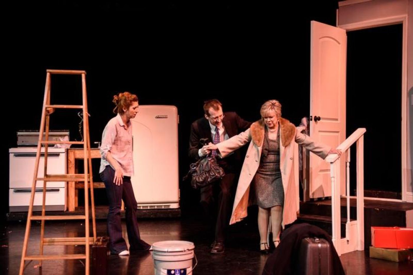 Review: It Was Hilarious Going BAREFOOT IN THE PARK at Homewood Theatre  Image