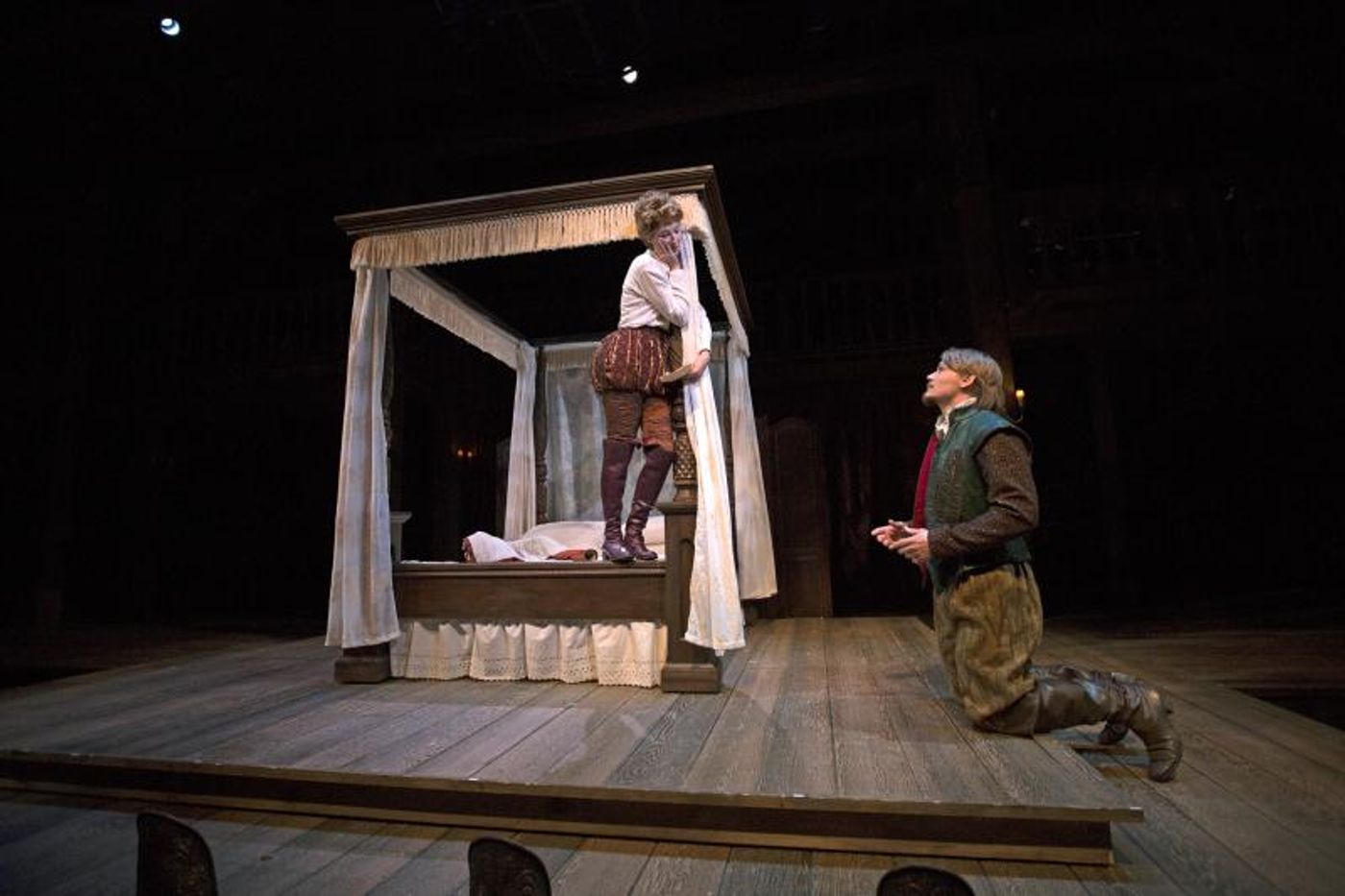 Review: SHAKESPEARE IN LOVE Stage Adaptation Romances at South Coast Repertory  Image