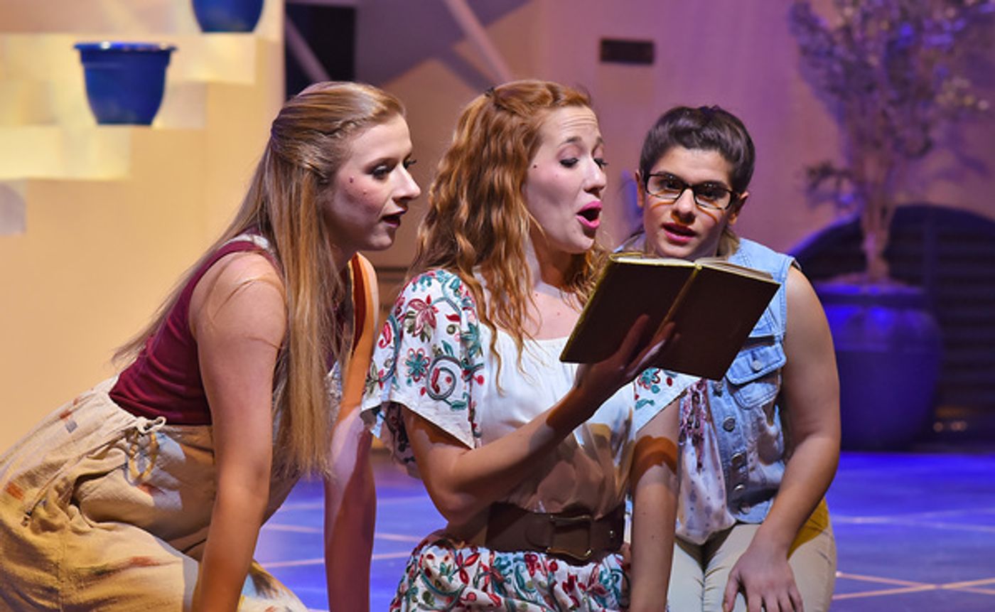 Photo Flash: MAMMA MIA! Comes to Beef and Boards Dinner Theatre  Image
