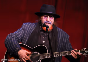 Mark Hudson @ BroadwayWorld Mark Hudson Photo