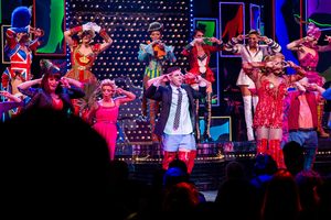Caroline Bowman, Kirstin Maldonado, Jake Shears, J. Harrison Ghee and the cast of KINKY BOOTS @ BroadwayWorld Caroline Bowman, Kirstin Maldonado, Jake Shears, J. Harrison Ghee and the cast of KIN Photo
