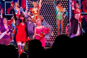 Caroline Bowman, Kirstin Maldonado, Jake Shears, and the cast of KINKY BOOTS @ BroadwayWorld Caroline Bowman, Kirstin Maldonado, Jake Shears, and the cast of KINKY BOOTS Photo