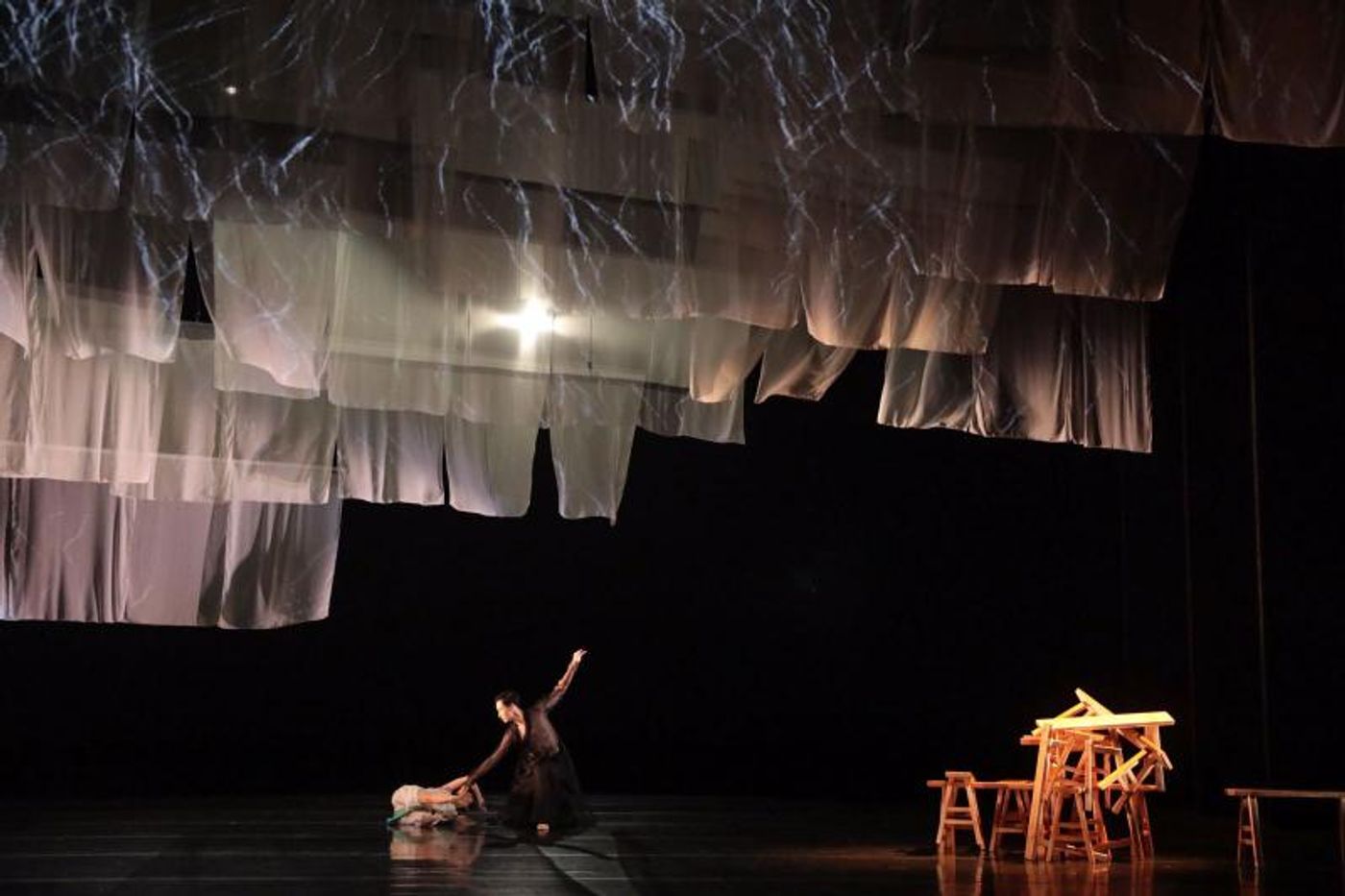 Review: TALE OF THREE CITIES Gathers 'Traditions' at Kwai Tsing Theatre  Image