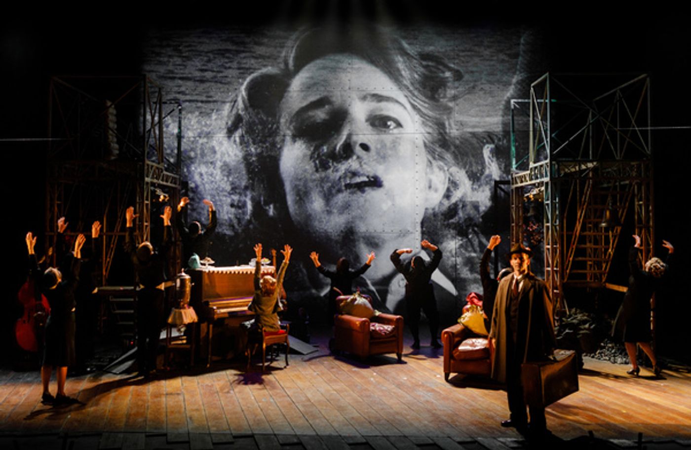 Photo Flash: First Look at Noel Coward's BRIEF ENCOUNTER at Birmingham Repertory Theatre  Image