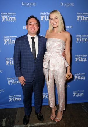 Scott Feinberg and Margot Robbie Photo