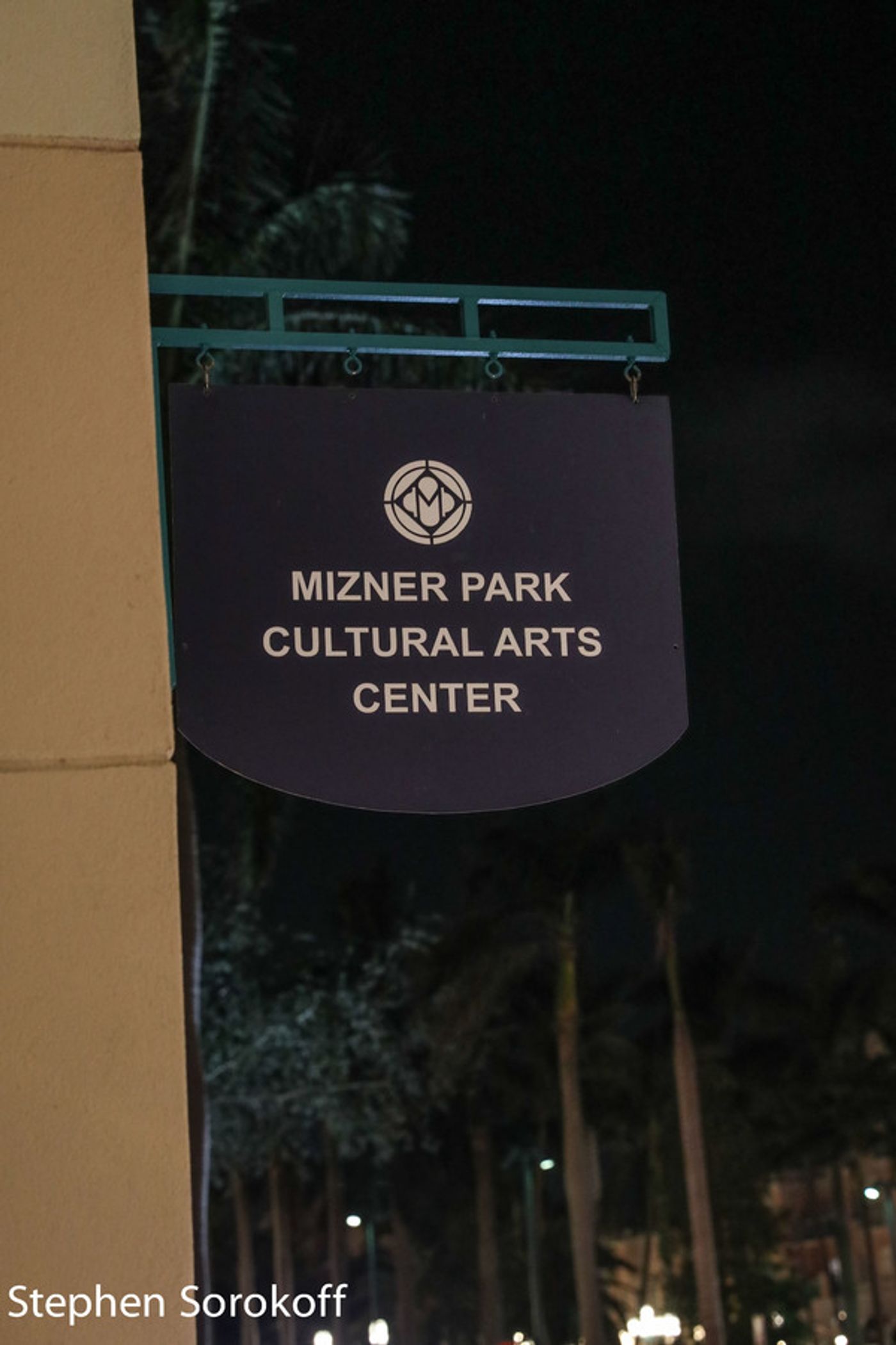 Photo Coverage: Deborah Silver Brings A Valentine's Present To The RRAZZ ROOM Photo Coverage: Deborah Silver Brings A Valentine's Present To The RRAZZ ROOM Image