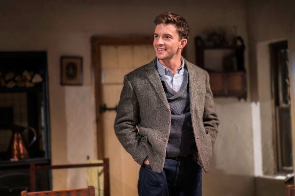 Jonathan Bailey (John) Photo