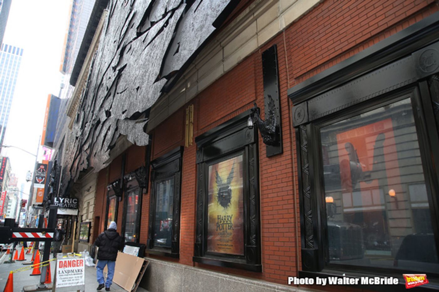 Photo Coverage: Just Like Magic! The HARRY POTTER AND THE CURSED CHILD Marquee Gets Installed!  Image