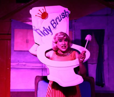  (pictured) Ed Jones in Hell in a Handbag Productionâ€™ 2013 production of Lâ® Photo