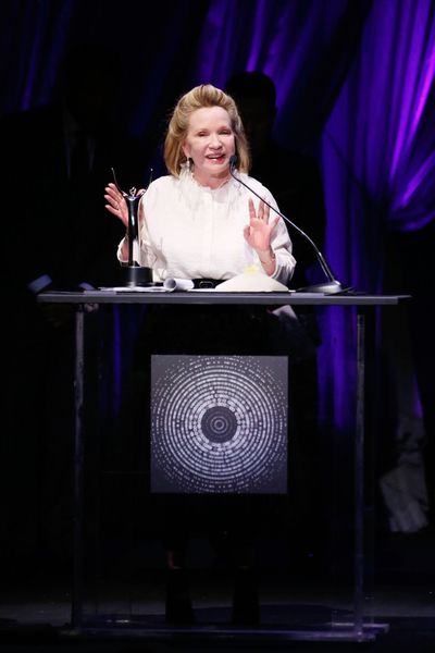 Debra Jo Rupp Photo